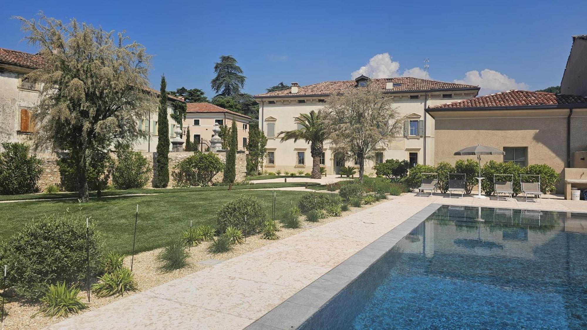 Villa Tosi - Luxury Apartments In Villa Veneta Tregnago Экстерьер фото